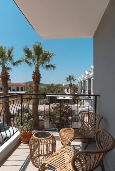 Annex Corner Suite with Tavuk Island View